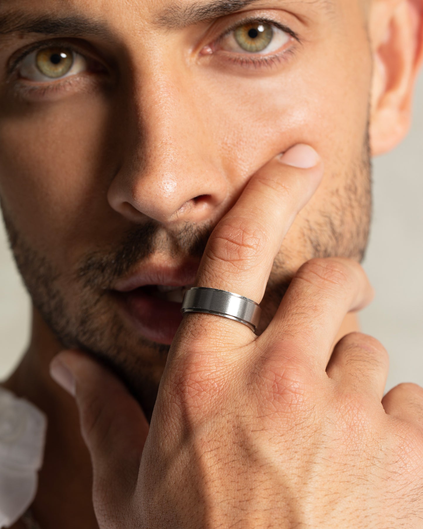 Valor Spinner Ring